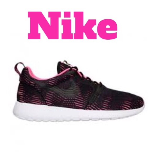 Nike Shoes - Nike Women's Roshe One Hyperfuse Premium LN 7.5